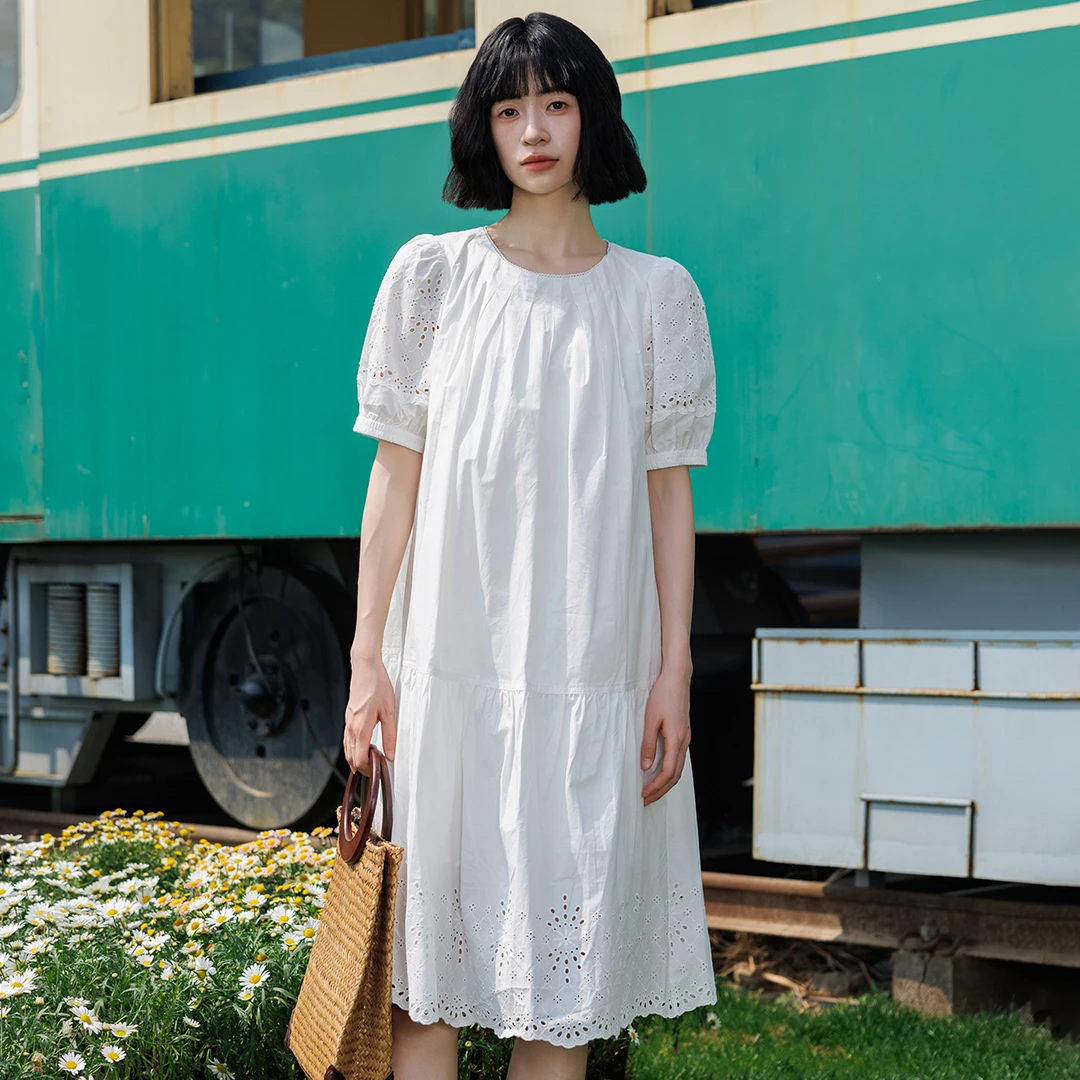 费依法式浪漫圆领连衣裙女2025夏季新款精致镂空绣花设计中长裙子
