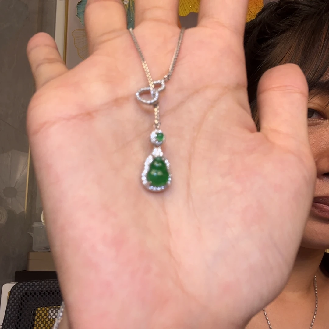 翡翠未镶嵌颈饰项链