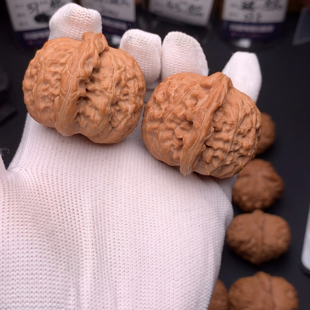 文玩核桃吊坠45白狮子