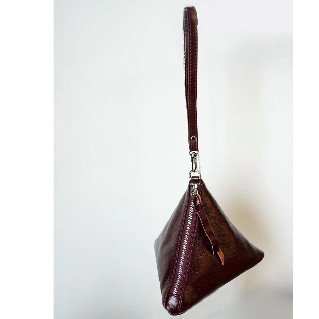 【欢喜】Z·R上品屋 油蜡牛皮三角包手提粽子包