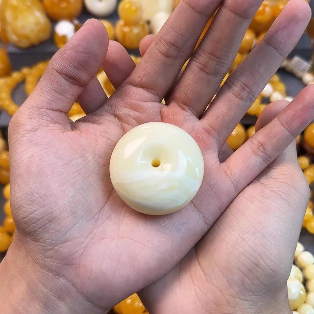 未镶嵌琥珀珠宝奇石