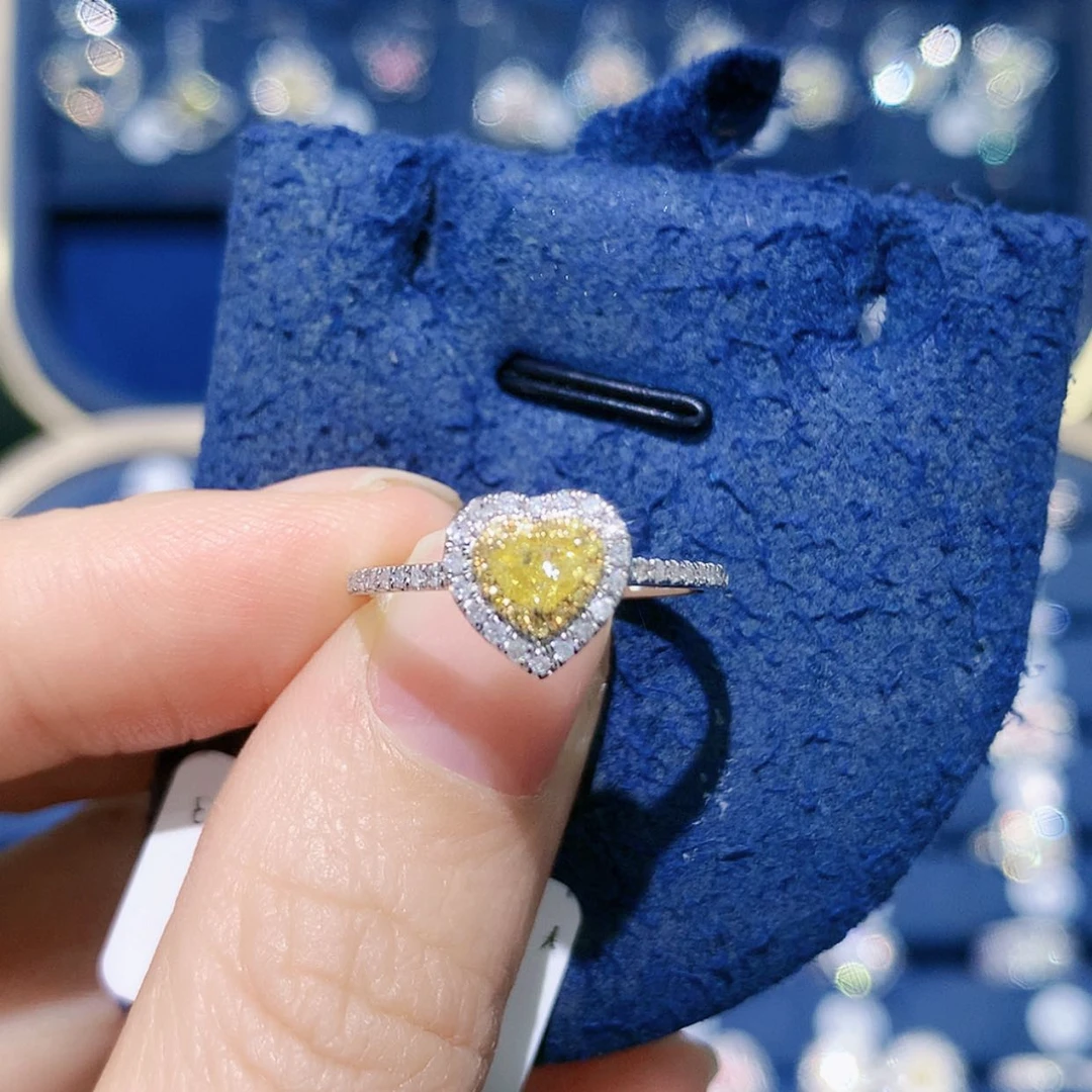 【闪购商品】18K金镶嵌戒托钻石黄钻爱心戒指