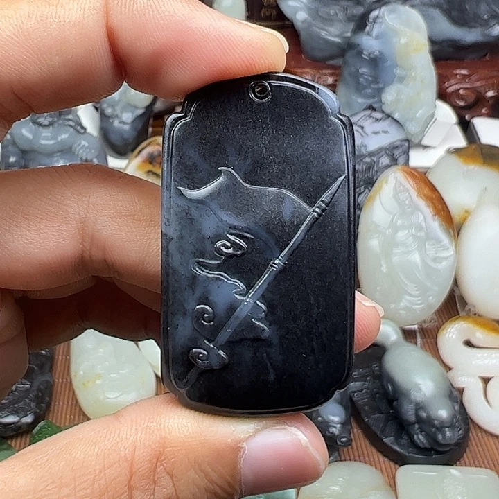 吊坠(赠链)未镶嵌和田玉青花牌