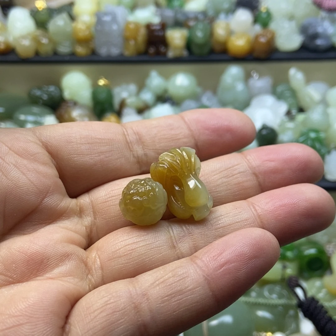 和田玉颈饰未镶嵌思*