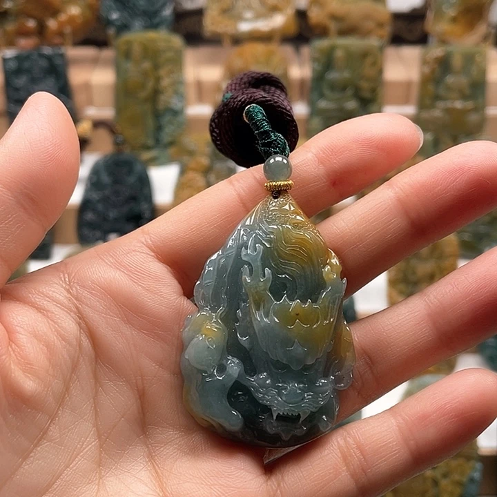 翡翠颈饰未镶嵌天然翡翠A货龙