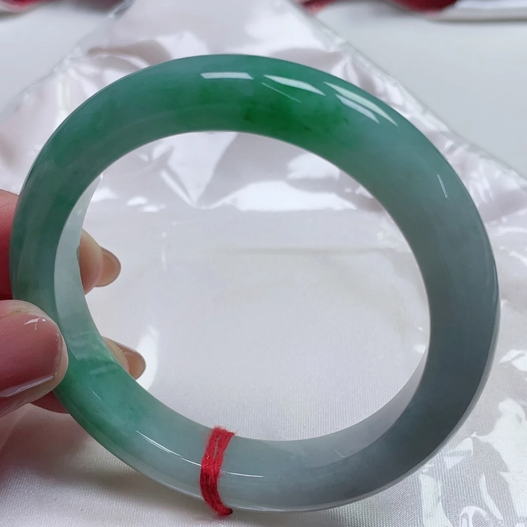 翡翠手镯未镶嵌缅甸翡翠