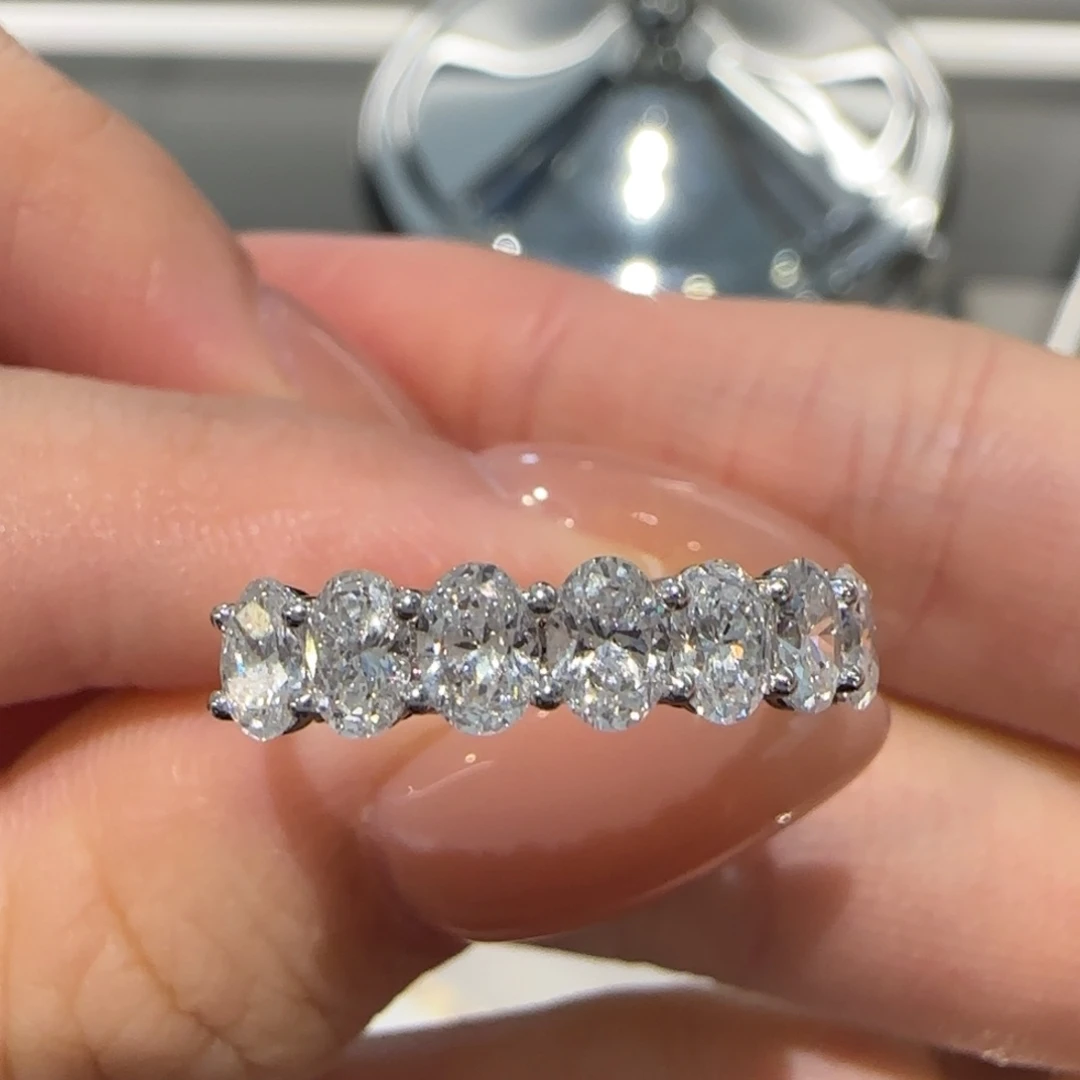 实验室培育钻石18K金镶嵌1.4卡椭圆