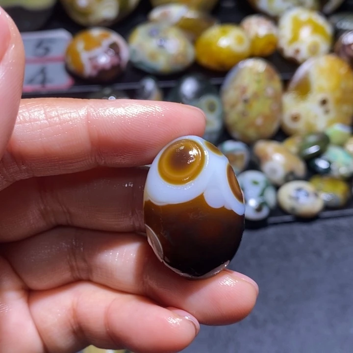 玛瑙/玉髓未镶嵌珠宝半成品9