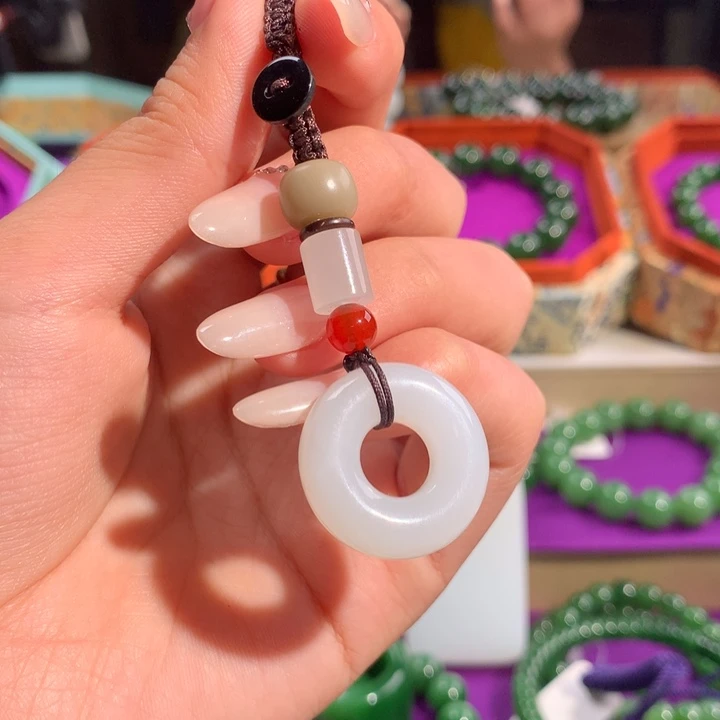 未镶嵌和田玉（白玉）车挂