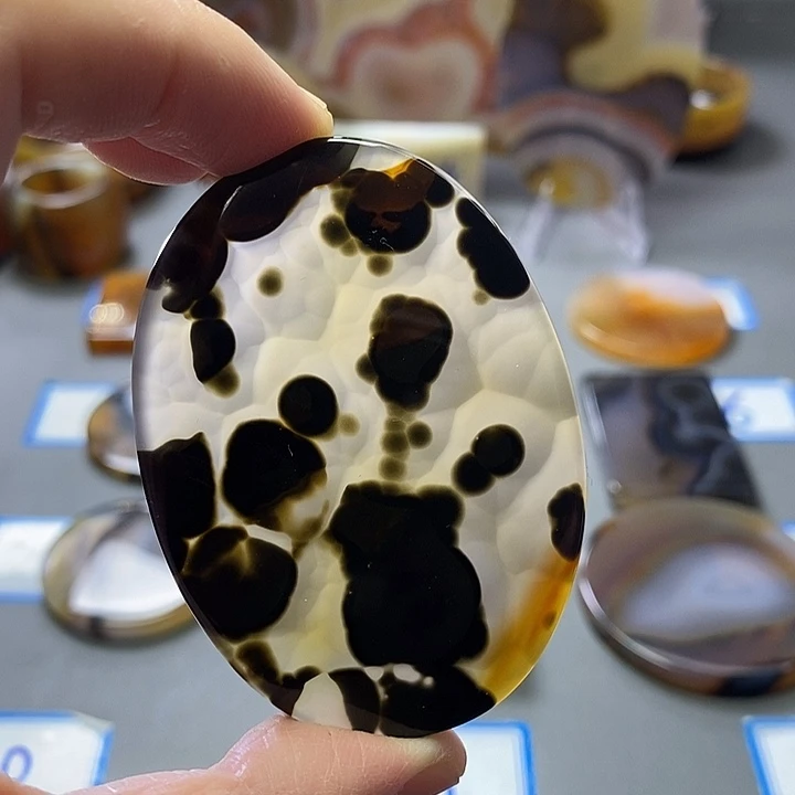 玛瑙/玉髓未镶嵌珠宝半成品93