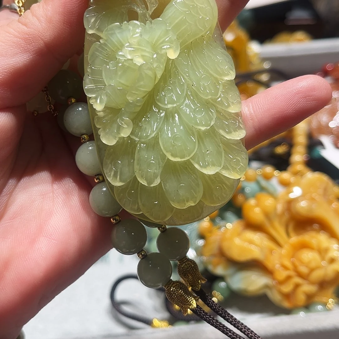 岫玉未镶嵌毛衣链