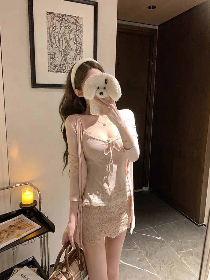 温柔纯欲吊带背心针织开衫短裙套装