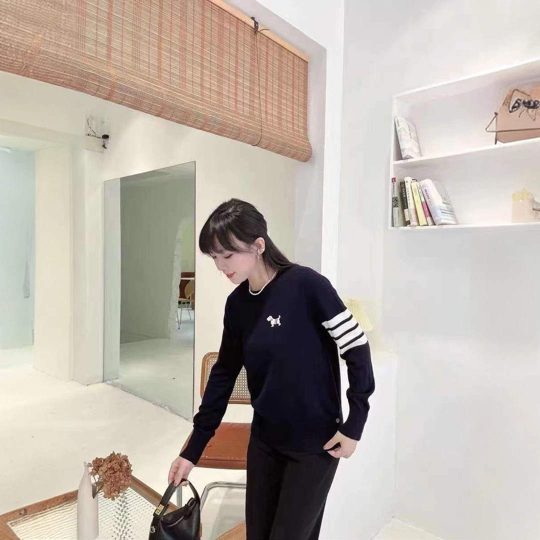 【85006】潮牌偶或减龄圆领套头刺绣毛针织修身毛衣学院风休闲上衣