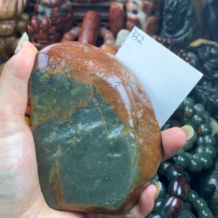 透闪石质玉未镶嵌珠宝奇石