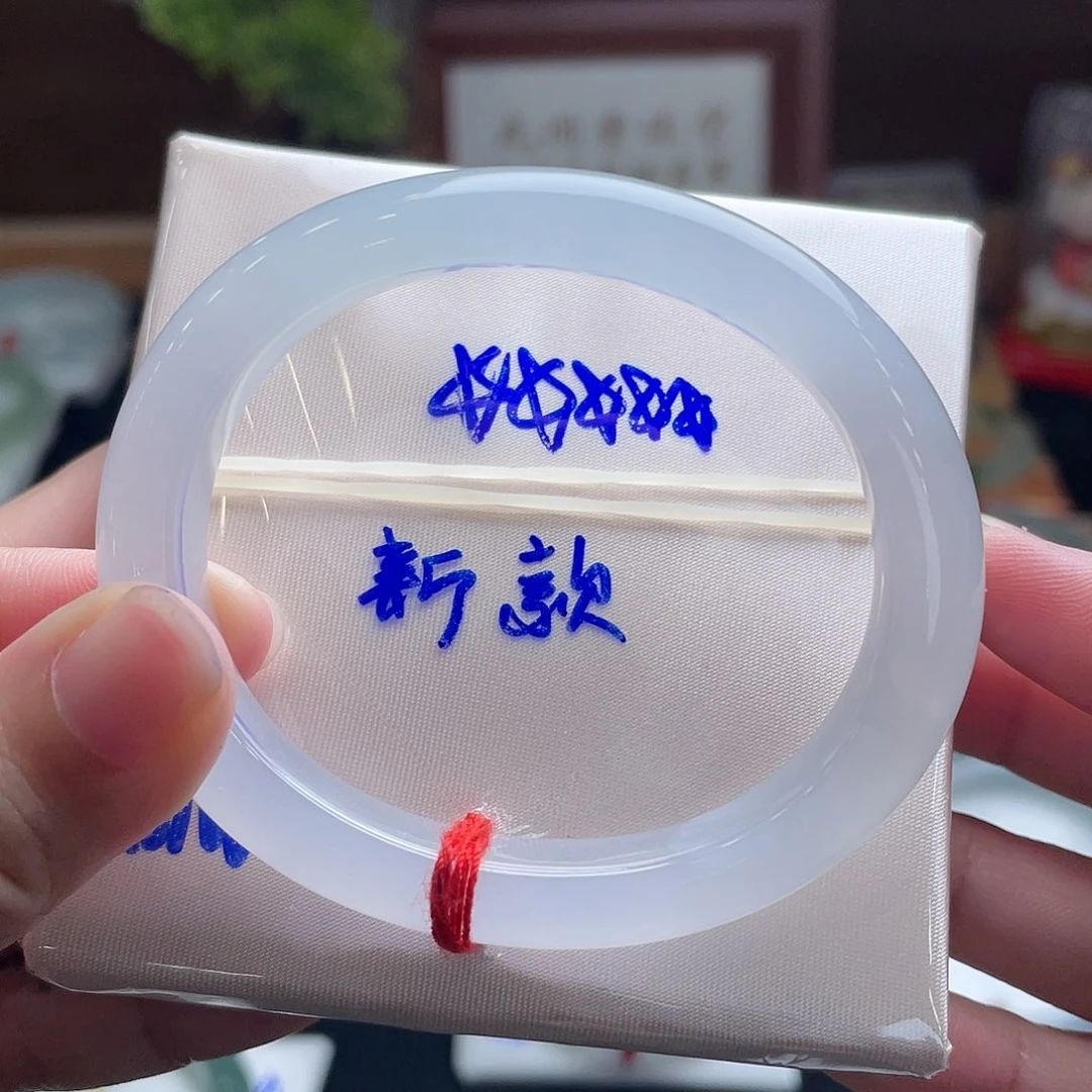 翡翠手镯未镶嵌53白月光 吐血强推