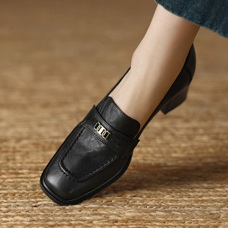 真皮时尚新款金属扣深口乐福鞋女百搭中粗跟英伦风复古方头单鞋女