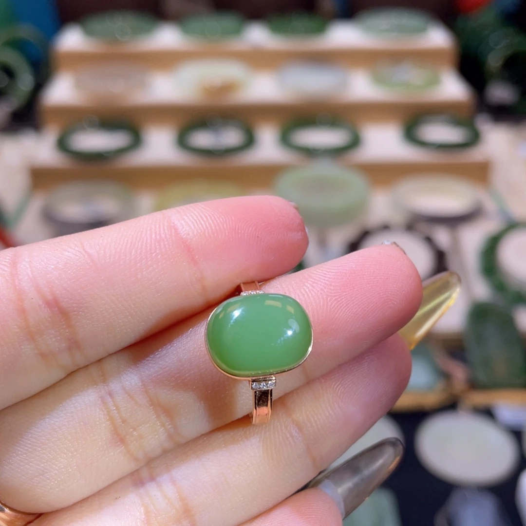 和田玉高品18Ｋ粉绿戒指18K金镶嵌