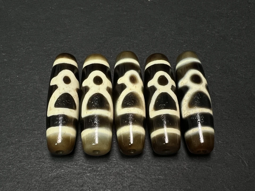 李蕾蛋饰品店/精选牙黄风化小财财 多样性只发其一