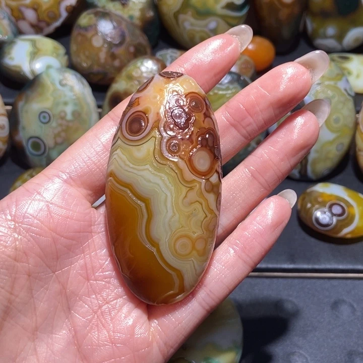 【闪购商品】未镶嵌玛瑙/玉髓珠宝奇石g g