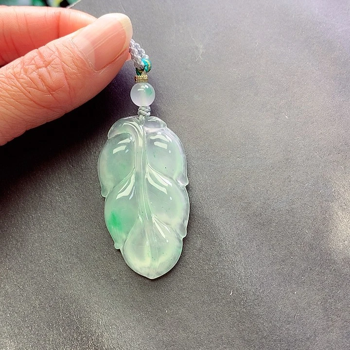 颈饰未镶嵌石英质玉