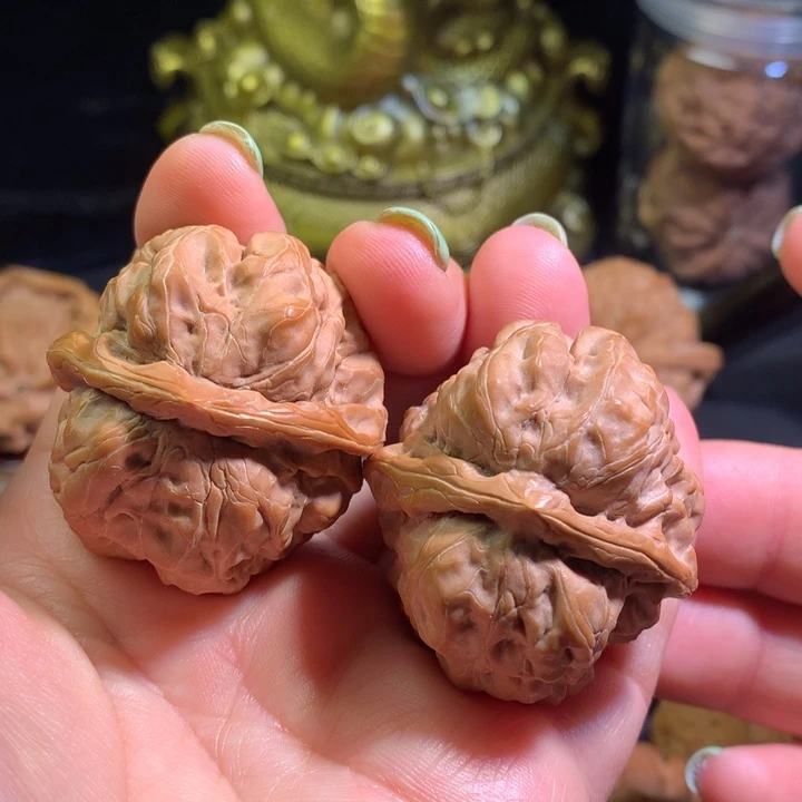 文玩核桃吊坠蛤蟆头，有修