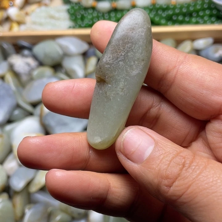 和田玉未镶嵌珠宝半成品