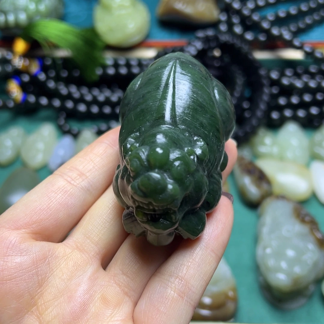 和田玉未镶嵌把件