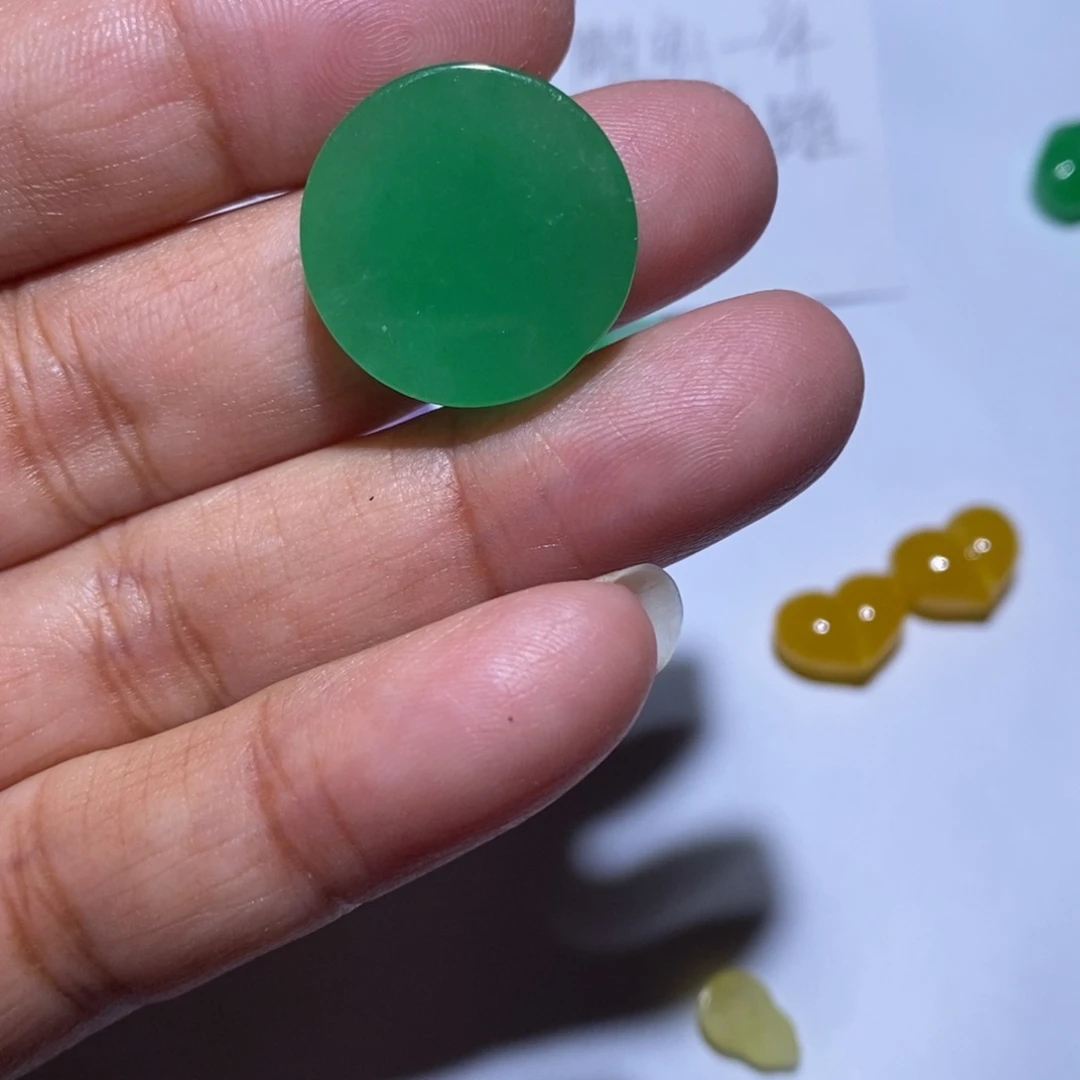 颈饰未镶嵌翡翠百*