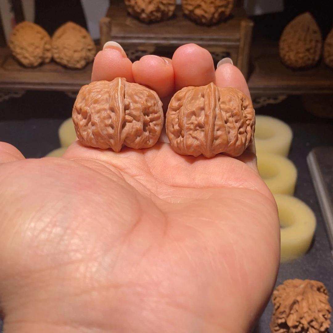 文玩核桃吊坠门头沟元宝33+