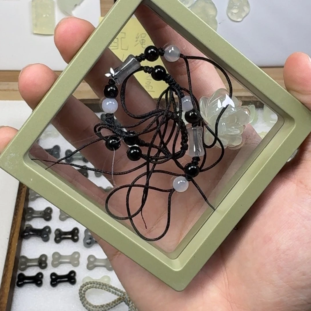 蛇纹石玉吊坠未镶嵌少**夜