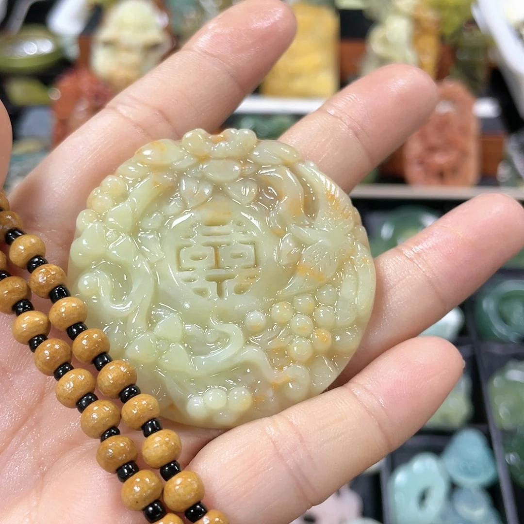 蛇纹石玉颈饰未镶嵌