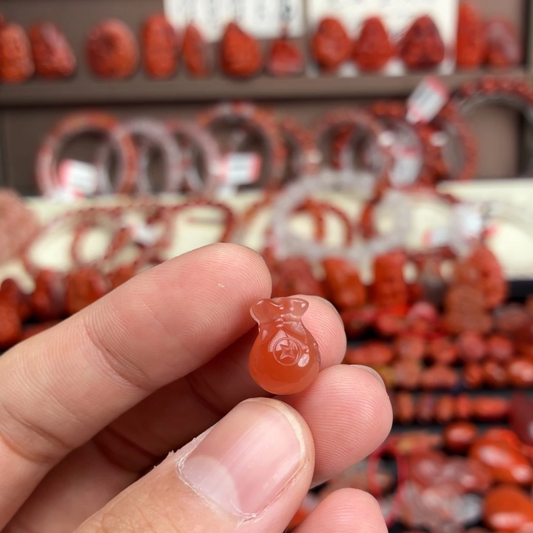 南红玛瑙未镶嵌颈饰福袋