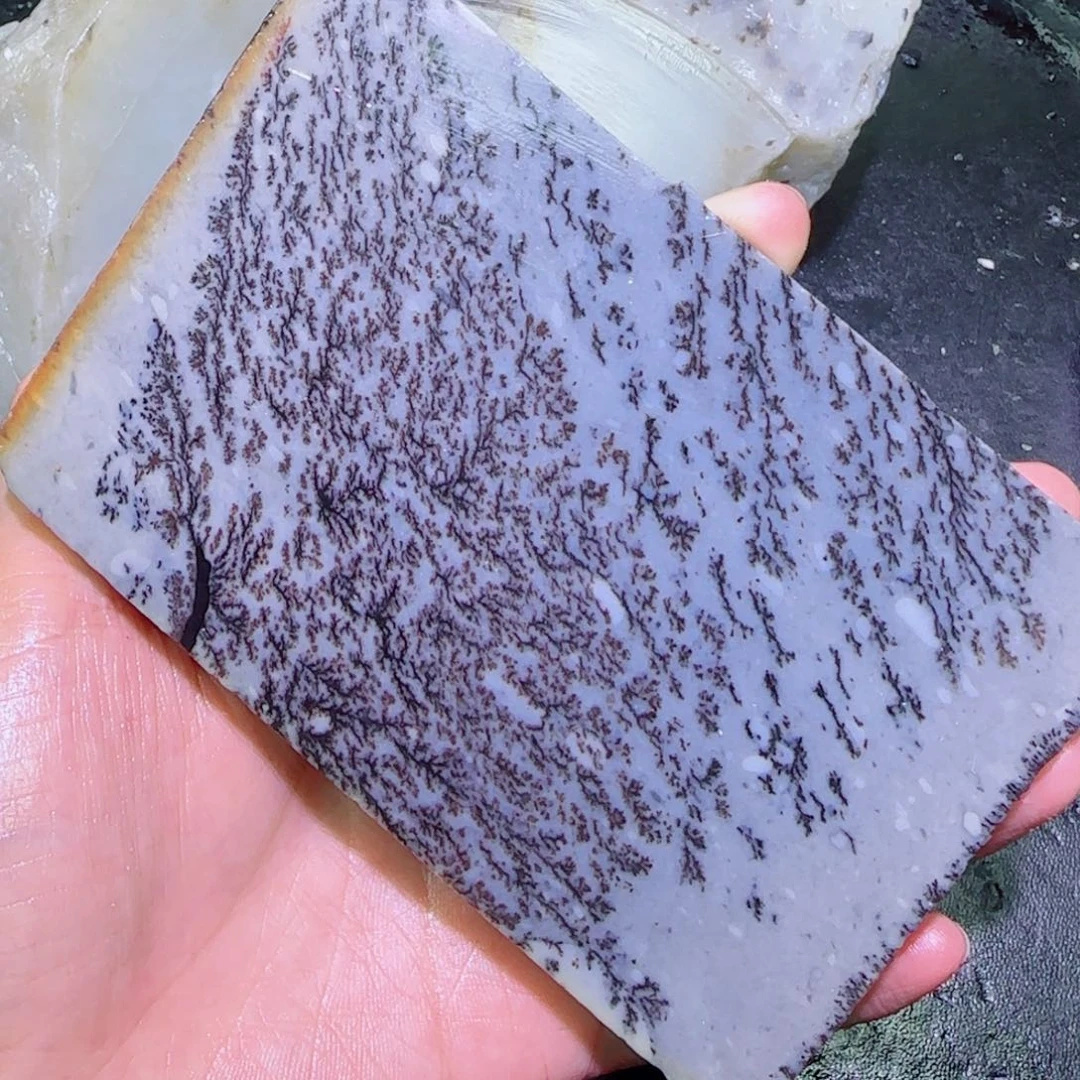 聍***榆和田玉（糖玉）未镶嵌珠宝半成品