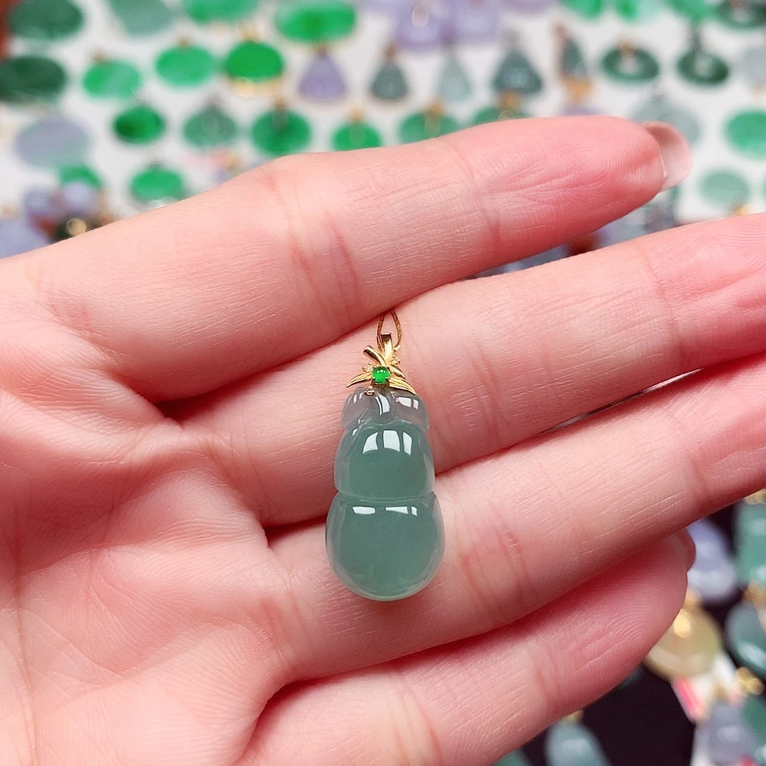 翡翠18K金镶嵌颈饰