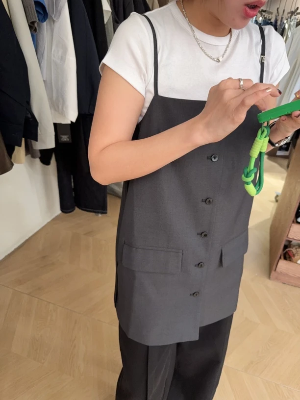 气质复古时尚高级感吊带上衣夏季新款