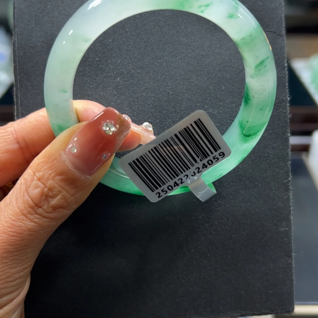 C***!石英质玉（非洲翠）合金手镯