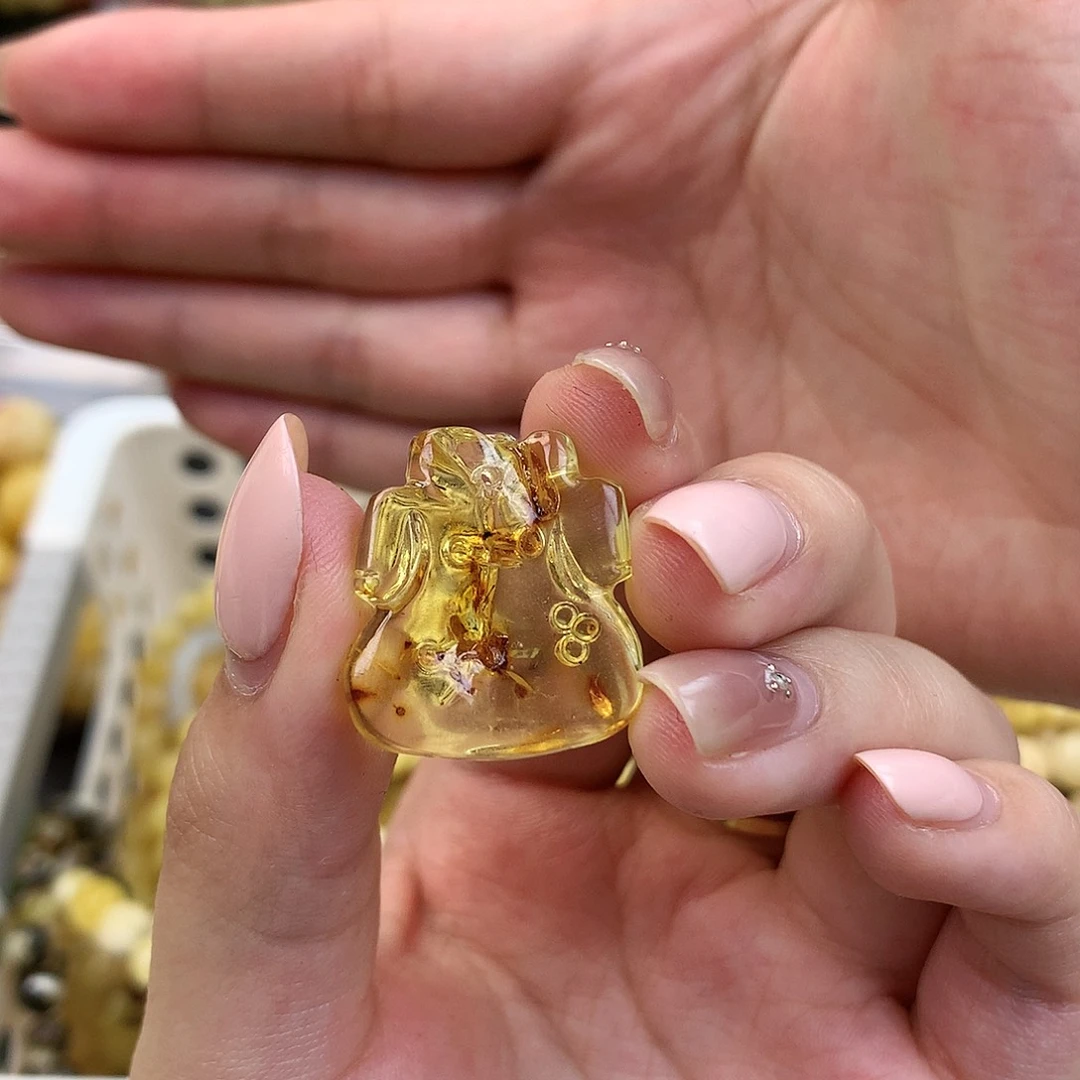 琥珀未镶嵌珠宝奇石