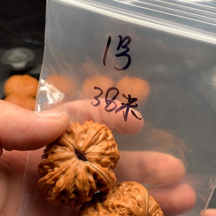 文玩核桃把件拥**天文玩核桃狮子头等