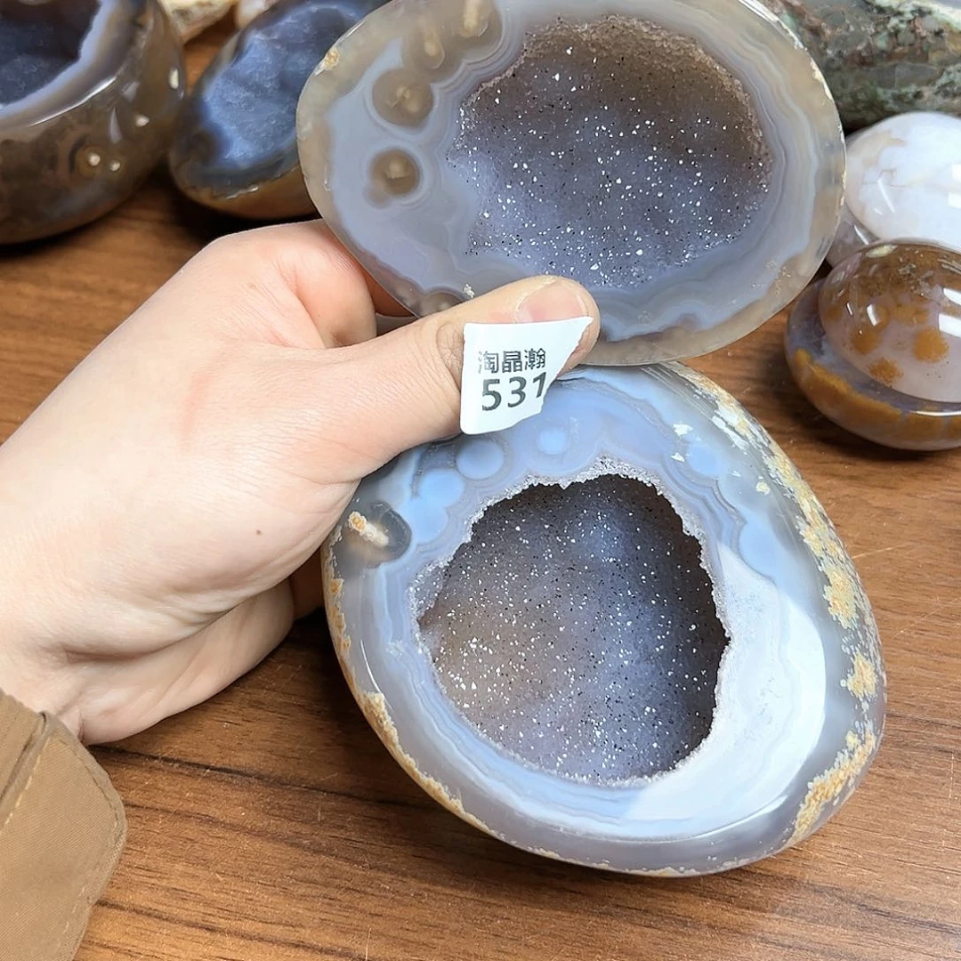 玛瑙/玉髓珠宝奇石未镶嵌东****貂