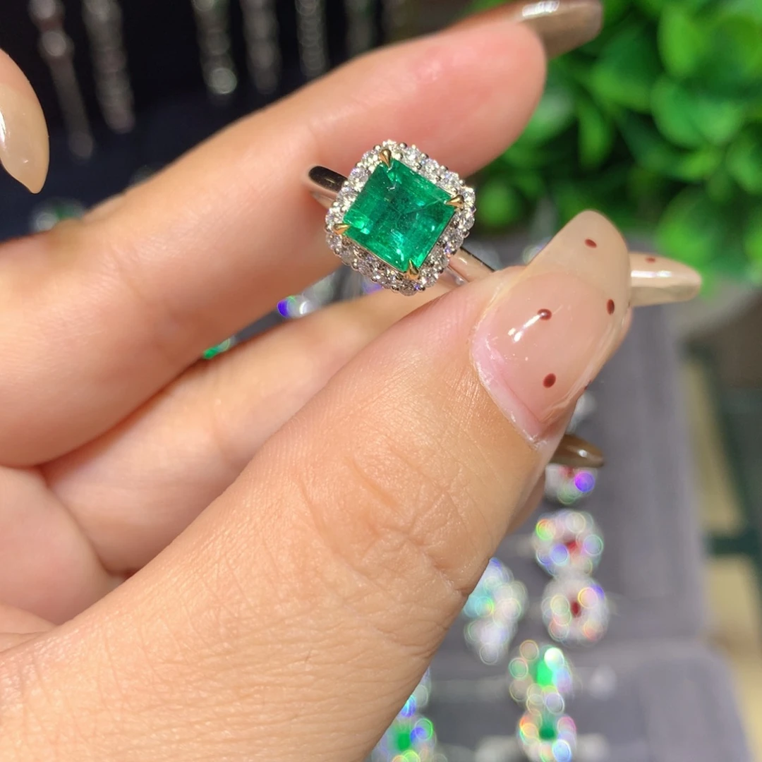 戒指18K金镶嵌祖母绿1.75ct