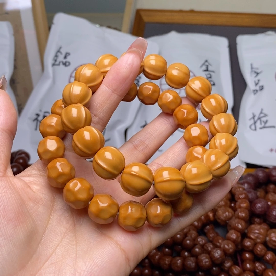 猴头核桃手串鲨鱼奶酪