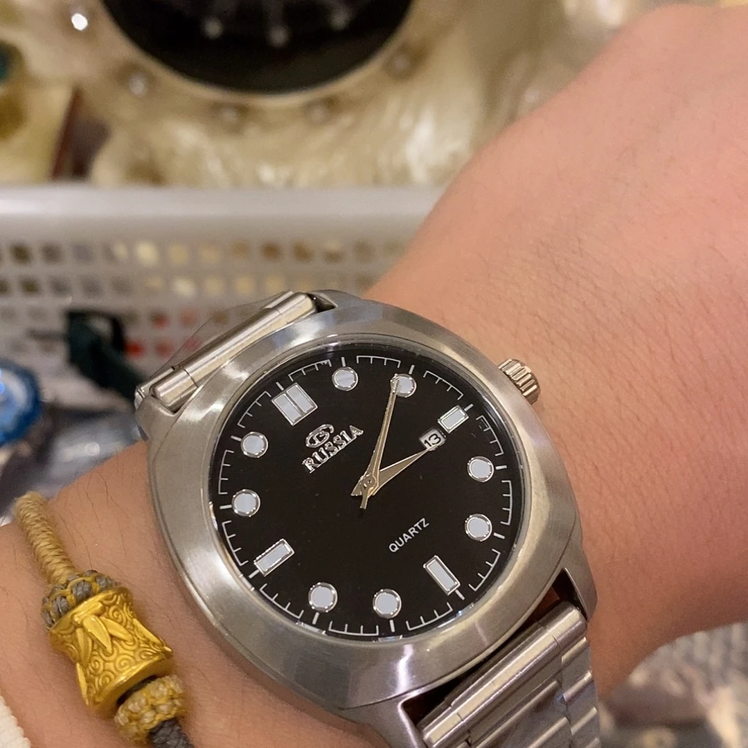 胶带内圆外方russla黑盘腕表