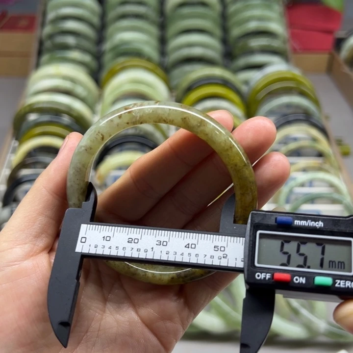 蛇纹石玉未镶嵌手镯12