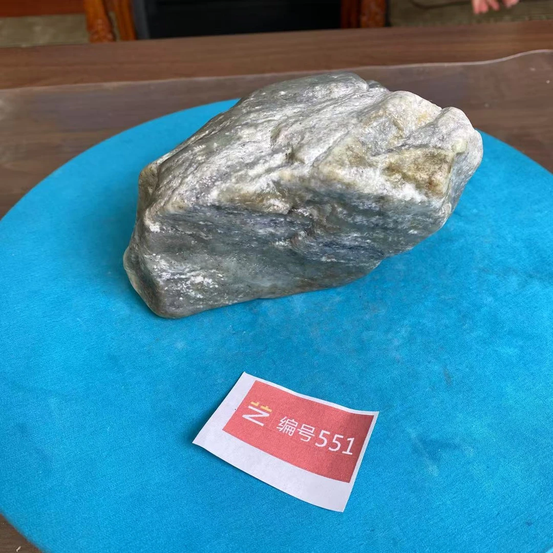 现货新疆玉料原石发一件编号551