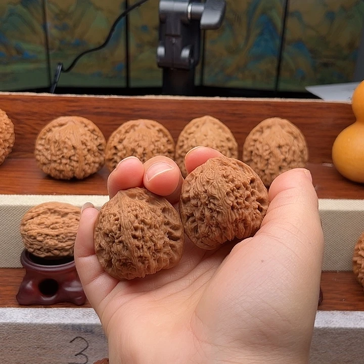 文玩核桃把件南疆石