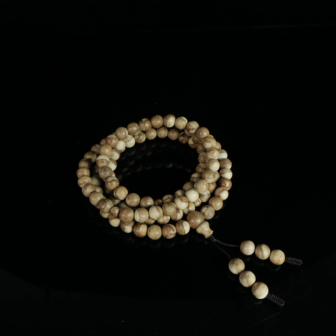 DY-A8899 加里曼丹沉香虫漏虎斑纹念珠 0.83cm 22.27g