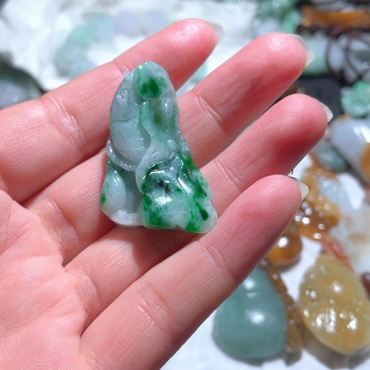 【闪购商品】翡翠颈饰未镶嵌s****r天然翡翠