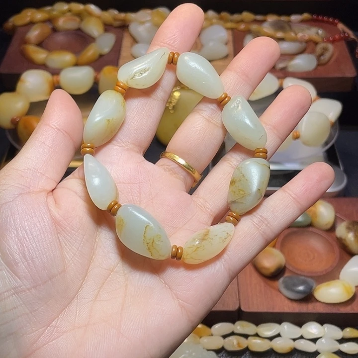 和田玉未镶嵌手链
