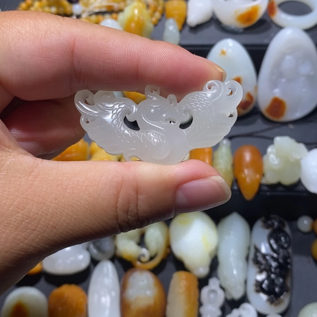 *****颈饰未镶嵌和田玉