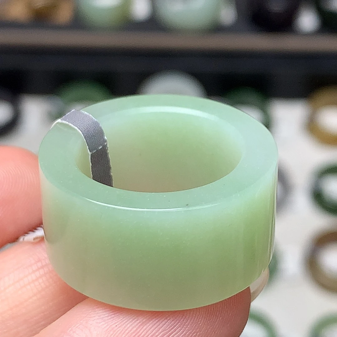 未镶嵌戒指和田玉